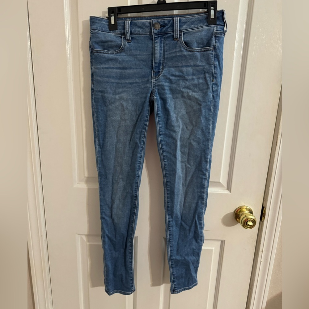 Women’s American eagle jeans. Super stretch X. Size 6 regular.